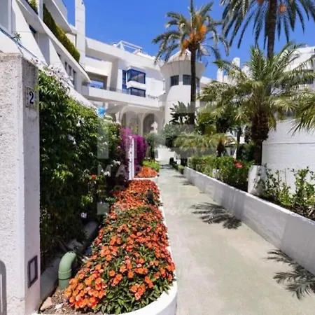 Beachside In Center Of Apartment