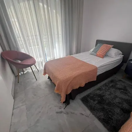Apartment Beachside In Center Of *